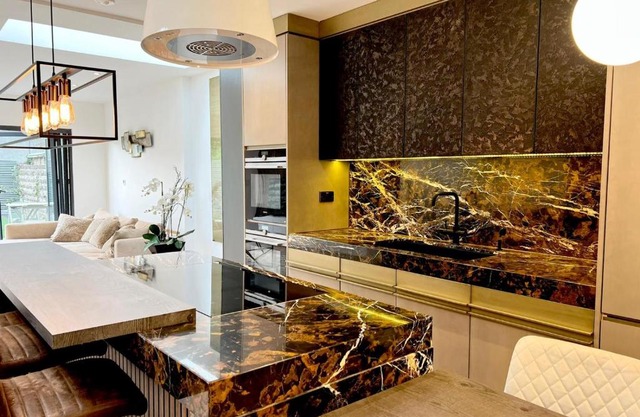 Luxury Architect Designed Town House Near Beach