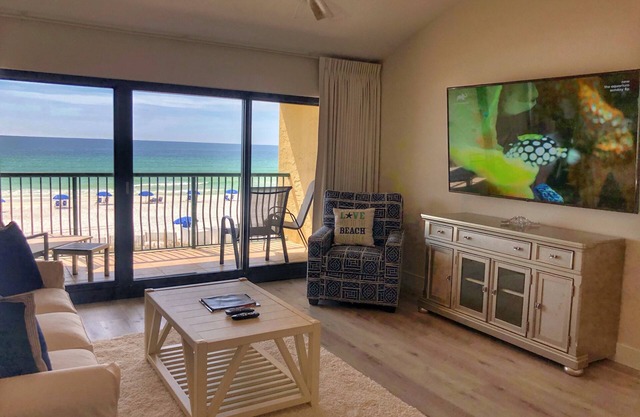 Luxury Beach Front- Top Floor Balcony Panoramic Gulf Views