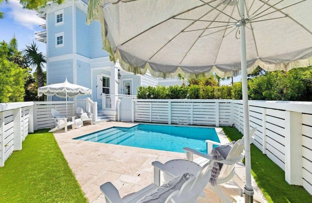 Luxury Beach Home w/Private Pool, Sleeps 14, Private Pool & Rooftop Terrace ~ Cristalino Summer