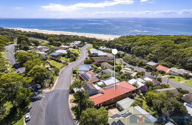 Luxury Beach House - secluded area of Nambucca, 5 minute walk to the beach