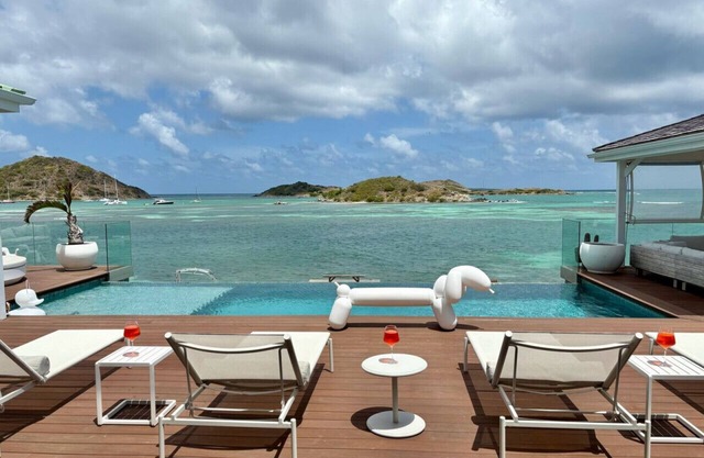 Luxury beach villa, pool, canoe & gym