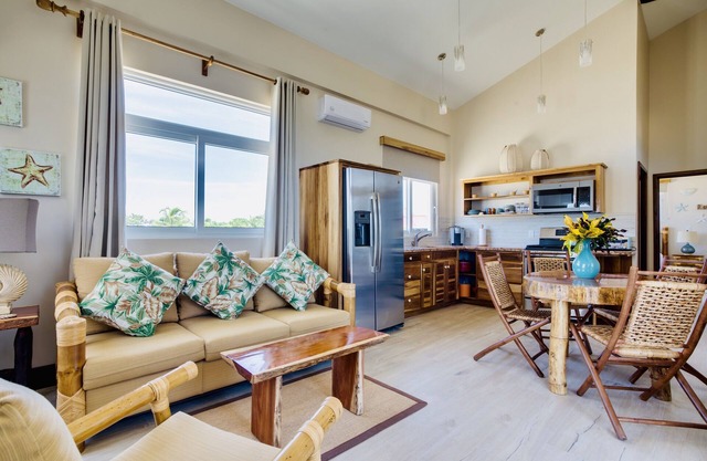 Luxury Beachfront Suite with swim up pool bar