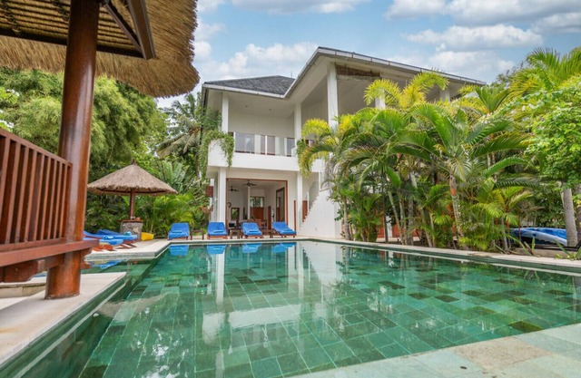Luxury beachfront villa Boathouse