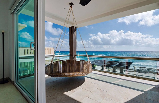 Luxury beachfront villa - Tulum - chef included - 4 bedrooms, pool and jacuzzi