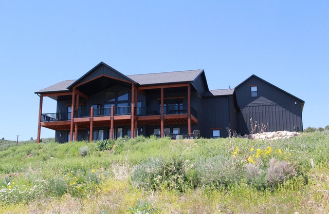 Luxury Bear Lake Cabin with Stunning Views & hot tub- Sleeps 18