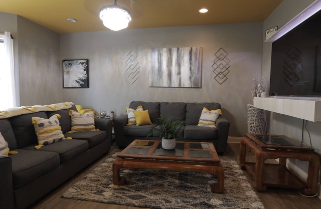 Luxury Boutique Style 1 Bdrm Condo in Downtown Location
