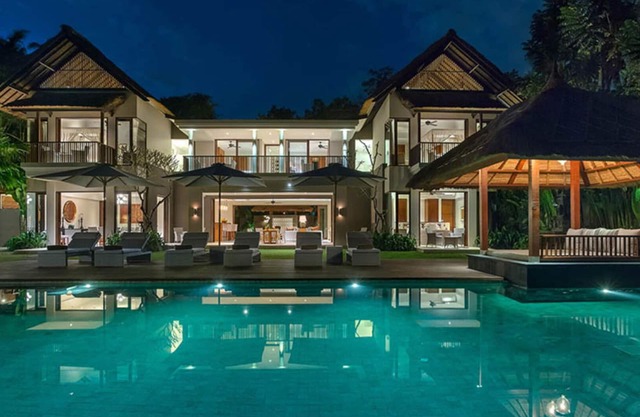 Luxury by the Ocean’s Edge – Bali Villa 1087
