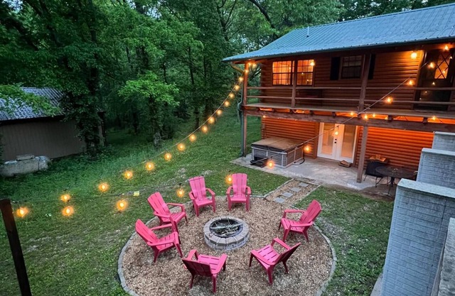 Luxury Cabin @ Table Rock Lake - Private & Serene! Minutes from the Attractions!