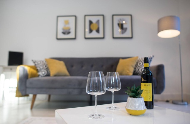 Luxury Cambridge City Apartment + FREE PARKING