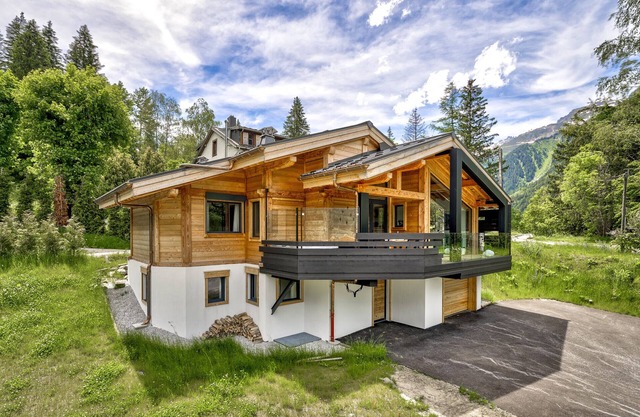 Luxury Chalet in Hamlet with Beautiful Views