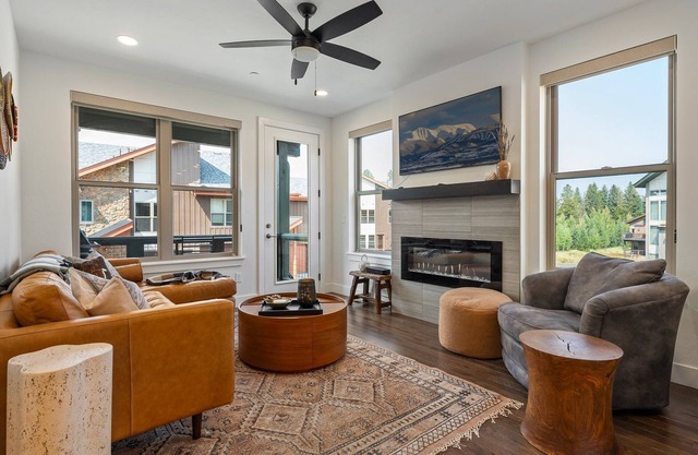 Luxury Chalet 12 I Great Views I Private Hot Tub I Best Price I Discounted Attractions