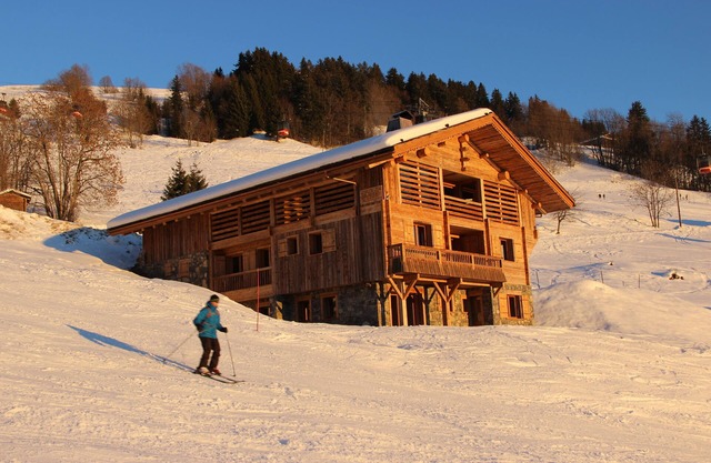 Luxury Chalet 18 pers 500 m2 6 suites on the slopes with sauna and swimming pool