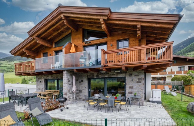 Luxury chalet with sauna and garden