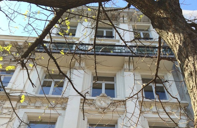 luxury charm apartment in the heart of Brussels, wifi, elevator, terrace.