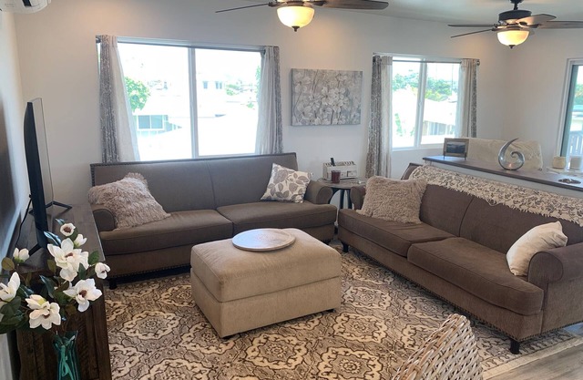 Luxury Coconut Grove, Kailua Vacation Home