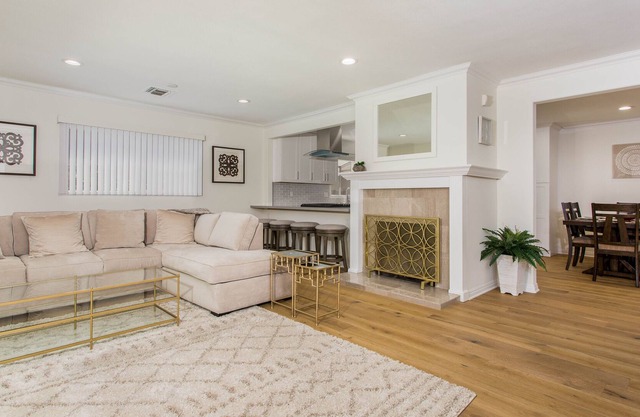 Luxury, Completely Remodeled Home W/ Pool - 4BR / 3bath