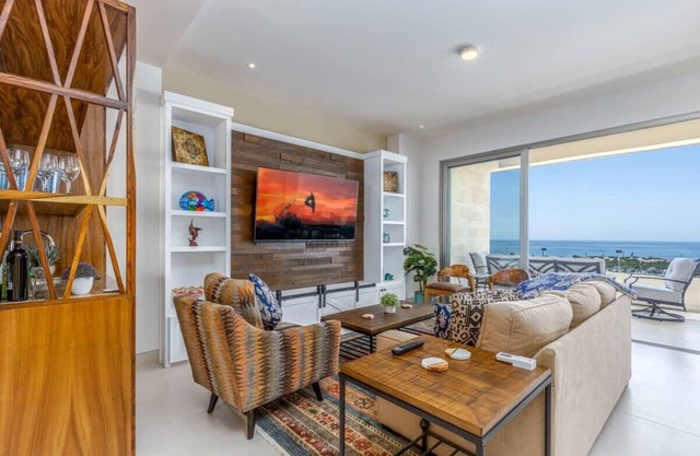 Luxury Condo + Balcony w/BBQ Grill @ Vista Vela