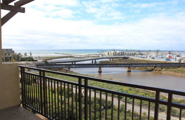 Luxury Condo-Beach, Ocean, Harbor Views+Bikes&Boogie Boards