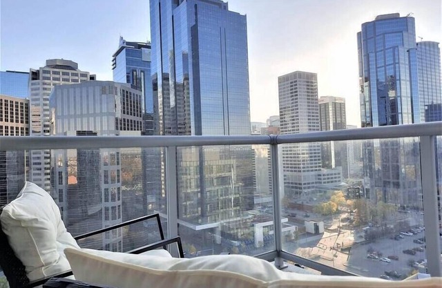 Luxury Condo by River w/City Views