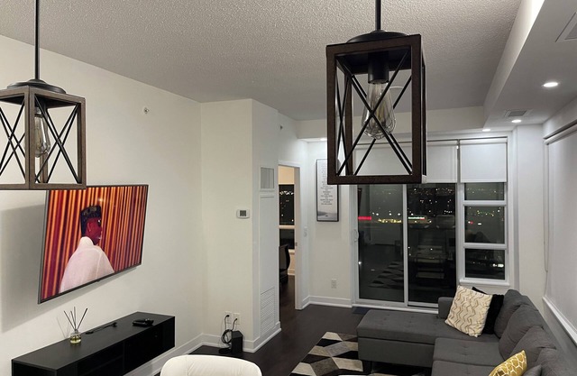 Luxury Condo minutes from Airport and Casino with breath taking views