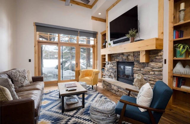 Luxury Condominium with Large Patio, Mountain Views, and Resort Amenity Access