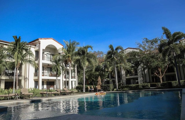 Luxury Costa Rican 3-bedroom condo with washer/dryer and fully equipped kitchen