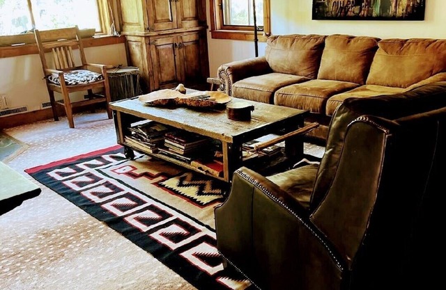 Luxury Cottage at Sundance Utah-3 minute Walk to High Speed Ski Lift and Resort