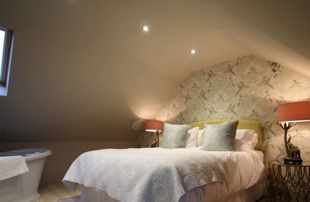 Luxury cottages, extremely well located 4 miles from Whitby - STEAM CLEANED