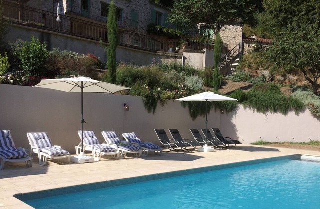Luxury country house with heated private pool