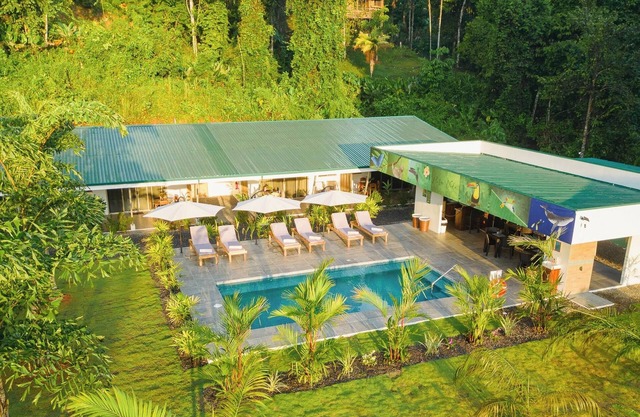 Luxury Apartment next to Nauyaca Waterfalls and only 10 minutes from Dominical
