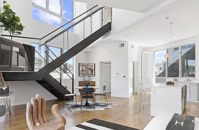 Luxury Design Penthouse Loft at Melrose Place