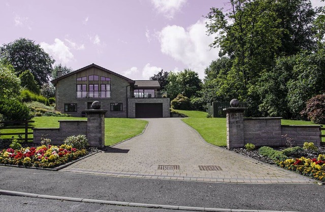 Luxury detached House situated between historic Stirling and Callander