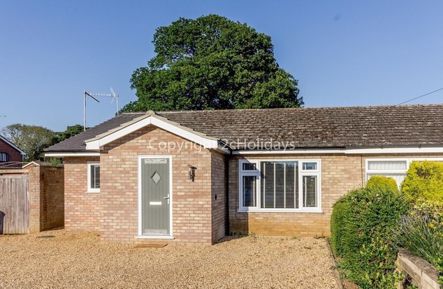 Luxury dog friendly Holiday Cottage in Snettisham. North Norfolk ref 99043G