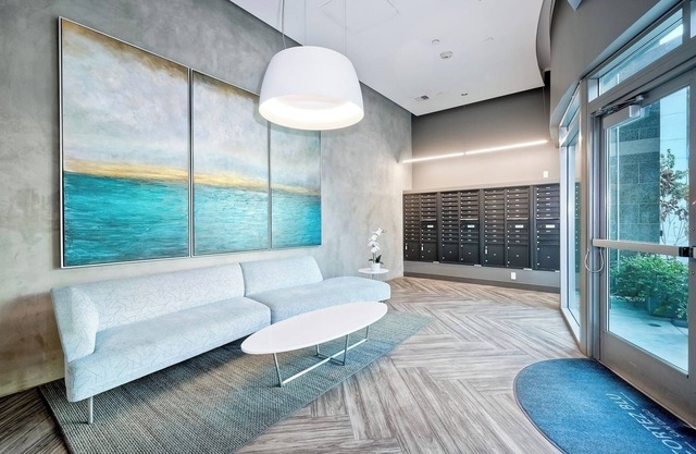 Luxury Downtown Condo, 2BR/2BA