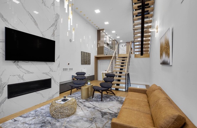 Luxury Downtown Mansion! Garage Parking! Roofdeck!