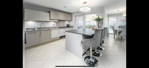 Luxury Durham Home in DH1, Free Parking, No Fees