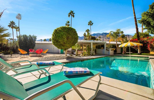 Luxury Escapade w/Pool, Hot Tub & Mountain Views