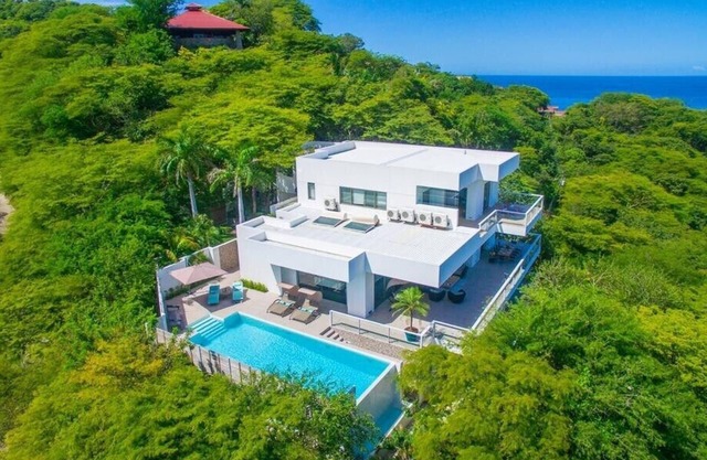 Luxury Escape | Pool, Style & Comfort