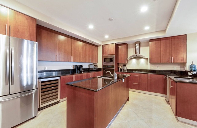 LUXURY FAMILY CONDO ON THE BEACH