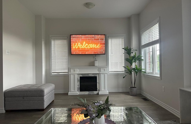 Luxury family friendly 3 bedroom home in Guelph