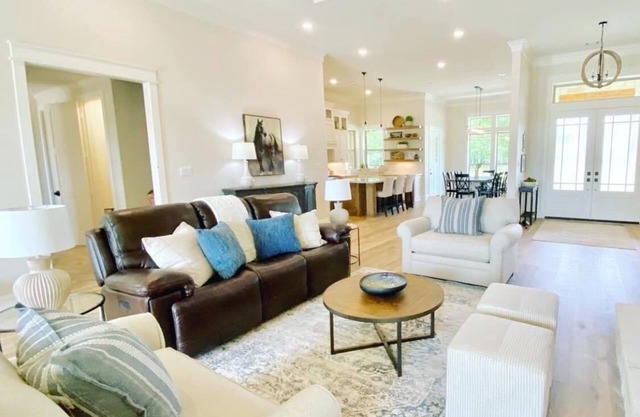 Luxury Farmhouse with Pool - Perfect for Groups