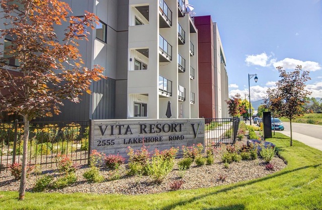 Luxury Flat at Okanagan Lake