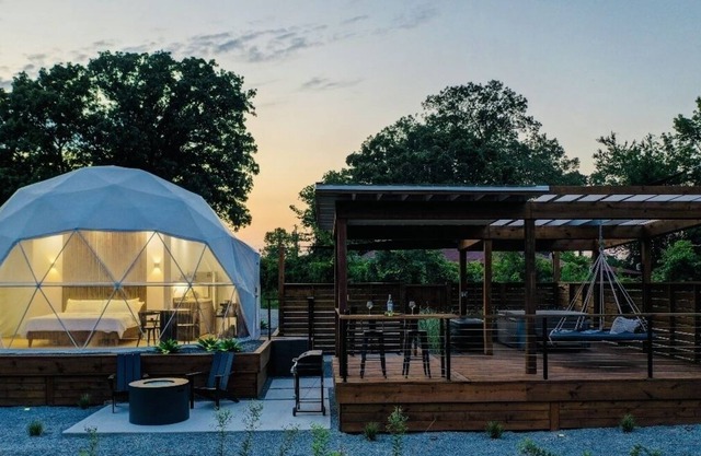 Luxury Glamping Dome “Luna” in countryside with HotTub near Hot Springs