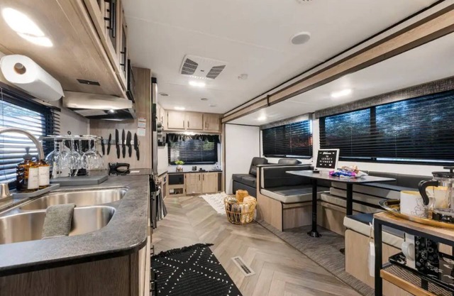 Luxury Glamping Experince in the Heart of Tampa