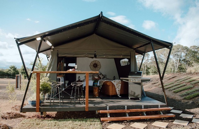 Luxury Glamping Tent, farm stay, near lake, amounst nature. Relax and unwind