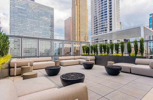 ✨💫Luxury Gold Coast Home w/ Rooftop Pool & Gym 💫✨