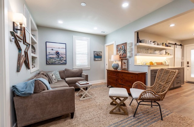 Luxury Gourmet Kitchen with Backyard and Parking at 1st floor Eastport Apartment