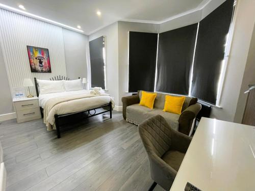 Luxury Guest House in Vibrant London Area