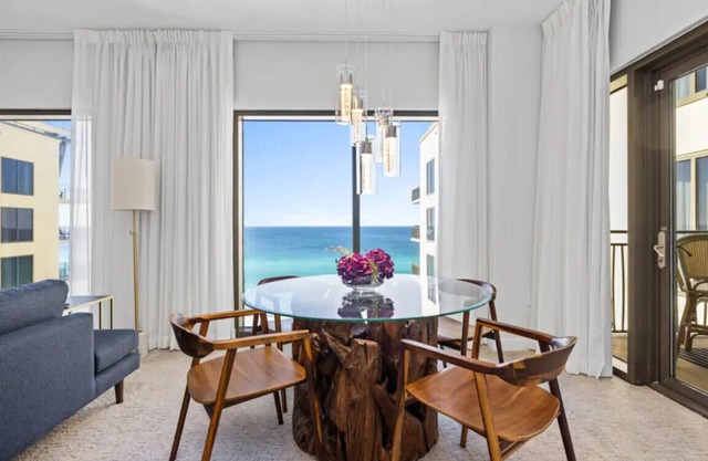 Luxury Gulf View Suite with Penthouse Views!