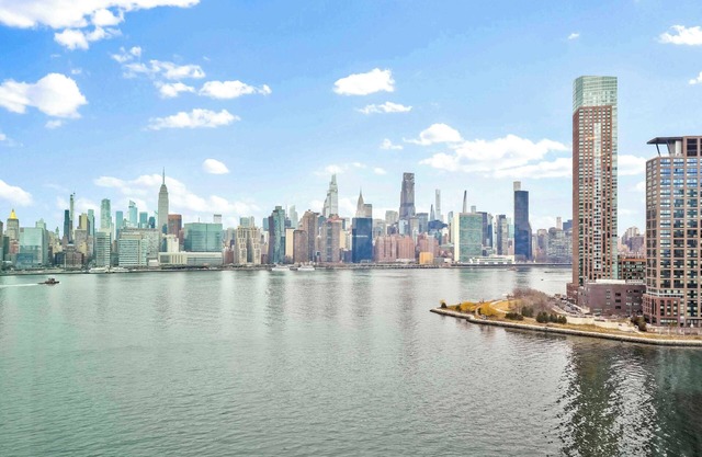 Luxury High Rise with Stunning Manhattan Views